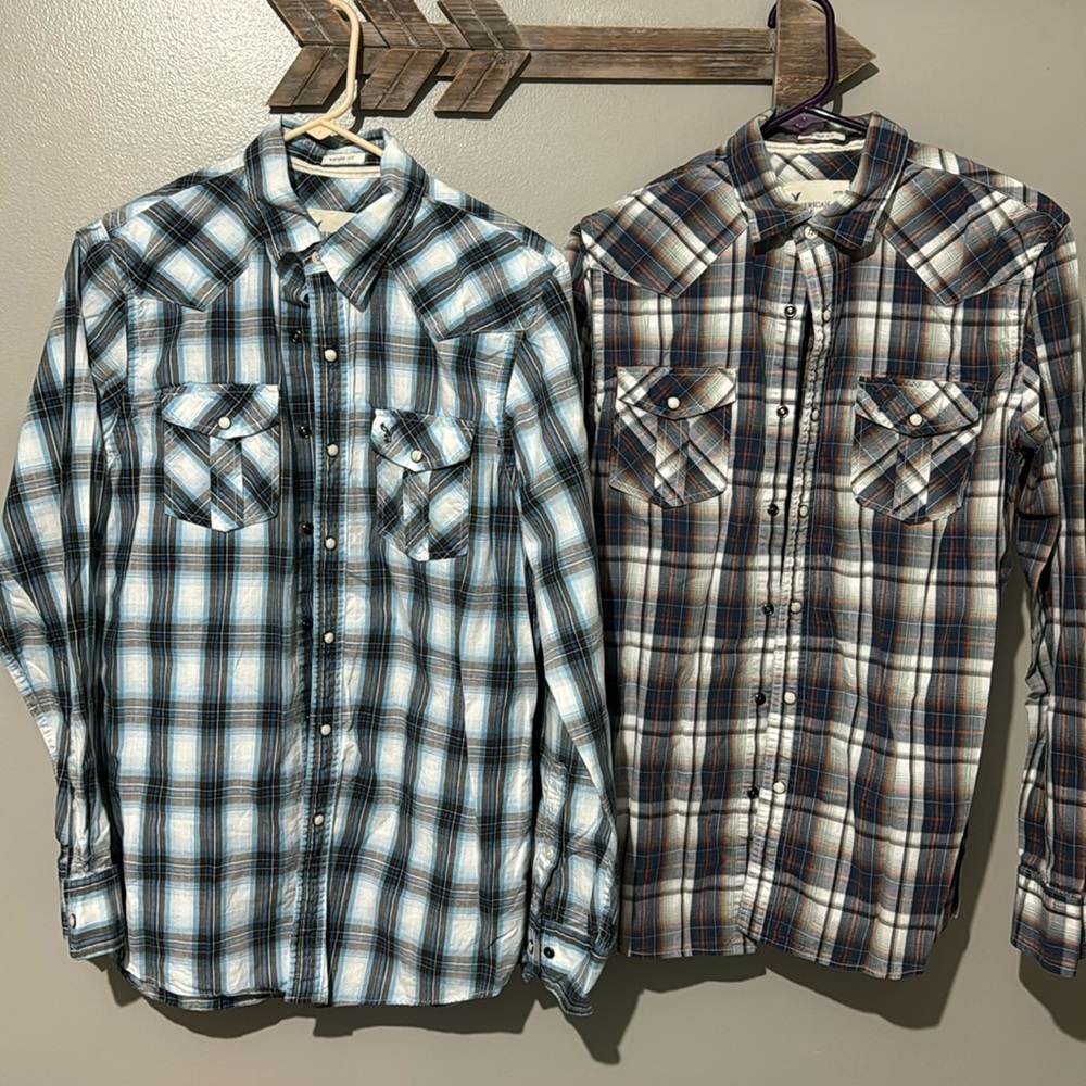 American Eagle Outfitters 2 Vintage Fit Mens Snap Front. Size Medium Gently Used